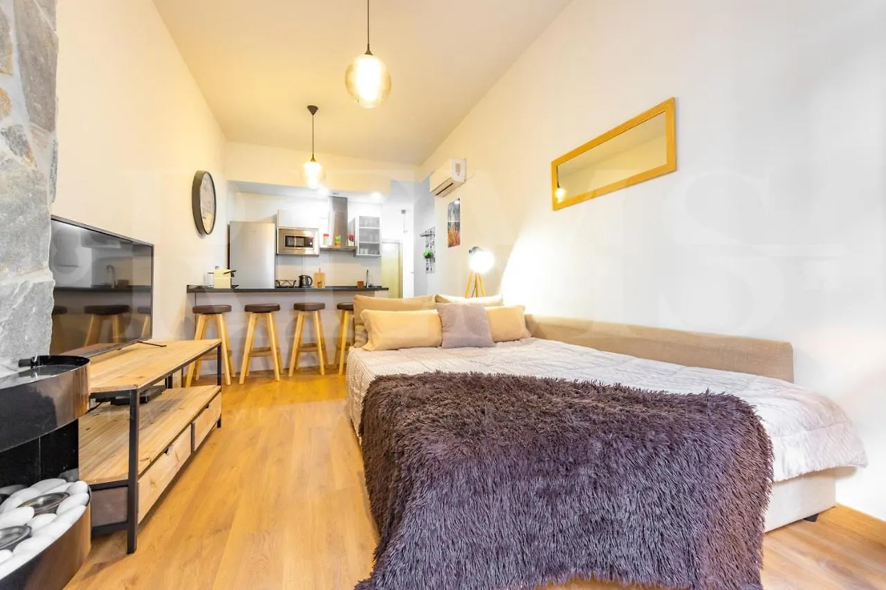 말라가 Cozy Flat With Common Pool & Parking - Center By Rems 아파트