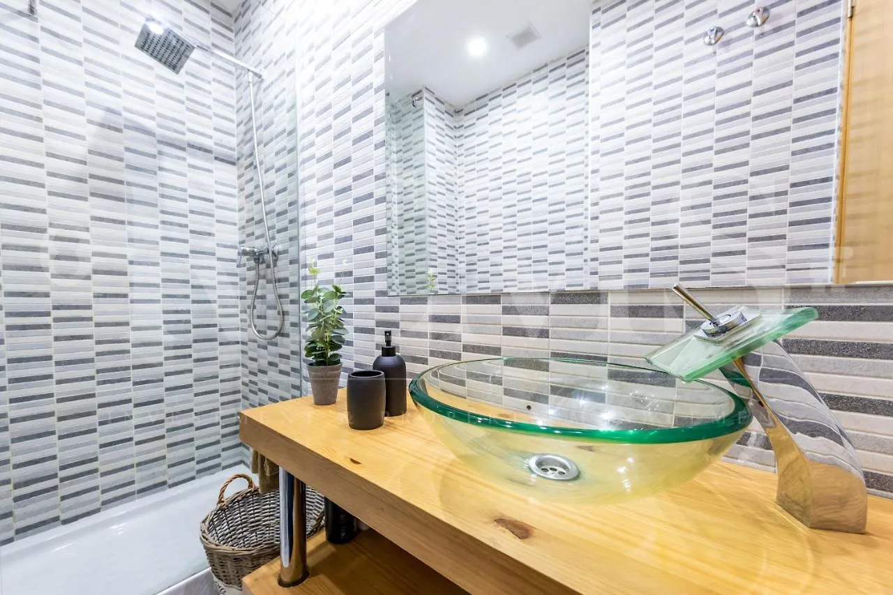 말라가 Cozy Flat With Common Pool & Parking - Center By Rems 아파트 0*,  스페인
